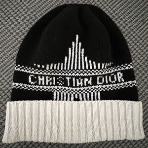 CHRISTIAN DIOR WINTER BEANIE